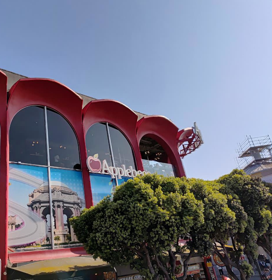 Applebee's restaurant exterior